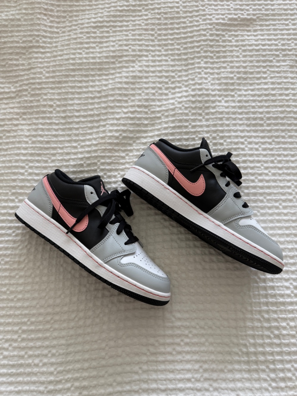 Jordan 1 Low-Top Sneakers - White, Black & Pink